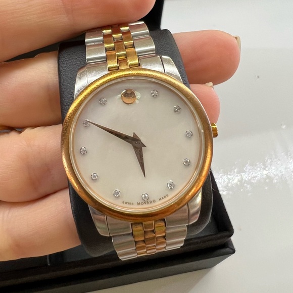 MOVEDO Watch with diamonds